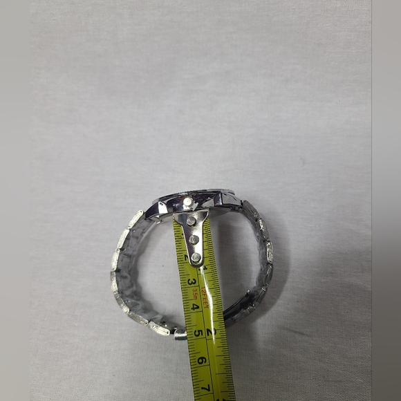 Brand new Sanrio Hello Kitty stainless steel watch - Picture 4 of 10